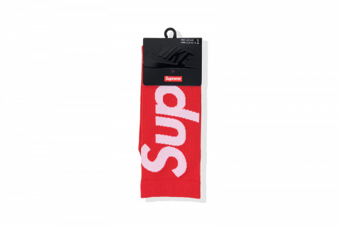 Supreme x Nike LightWeight Crew Socks Red