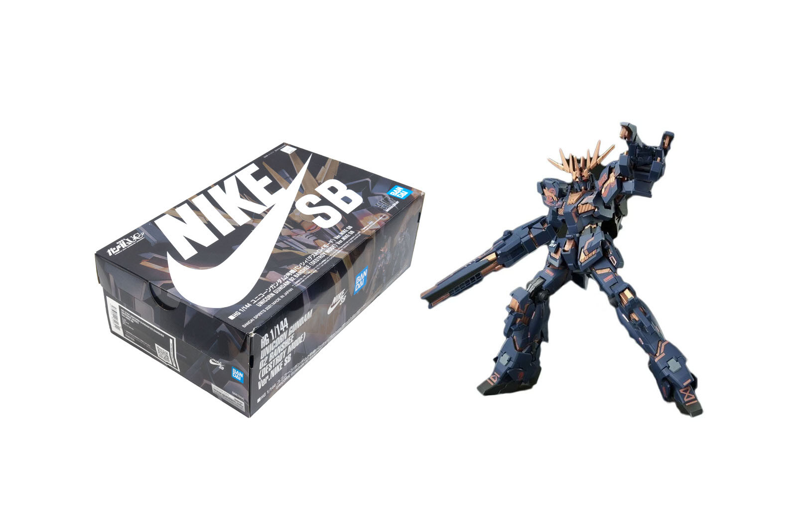 nike sb gundam figure