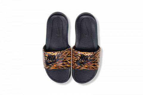 WMNS Nike Victori One Printed Slides Black/Tiger Print 