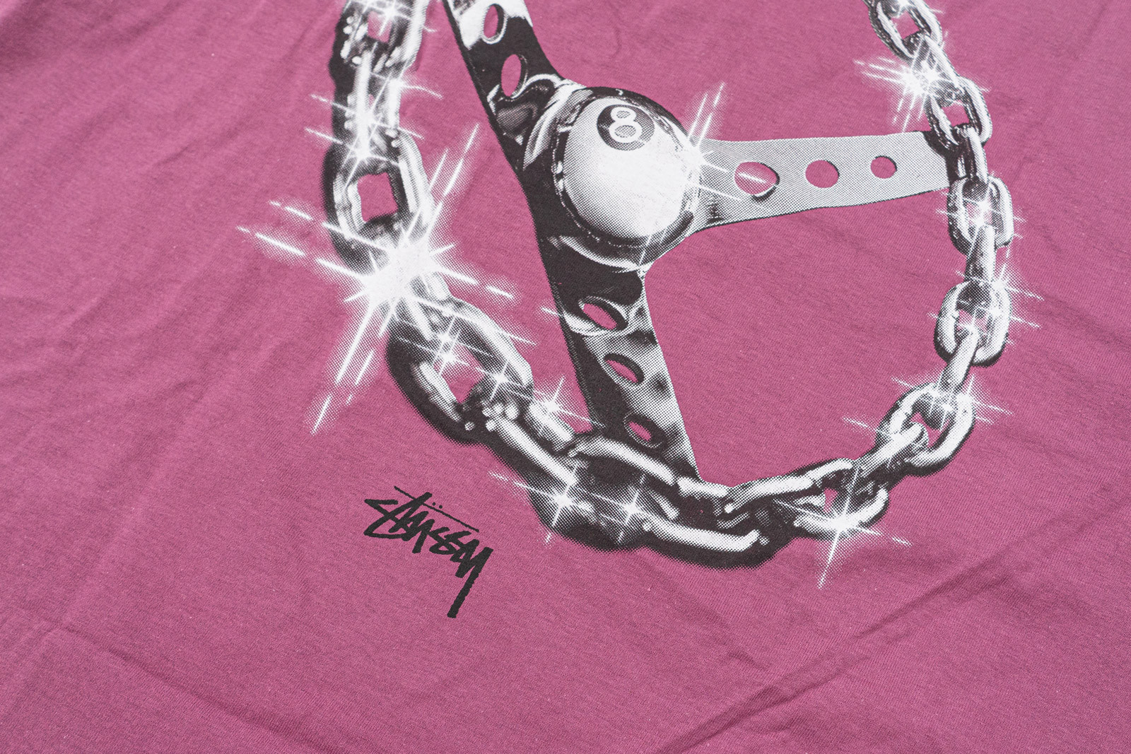 【stussy】CHAIN-LINK TEE 4色展開 BLACK WHITE FOG NAVY BERRY Stussy World Tour Tee Black White Navy Berry 4colors 24SS